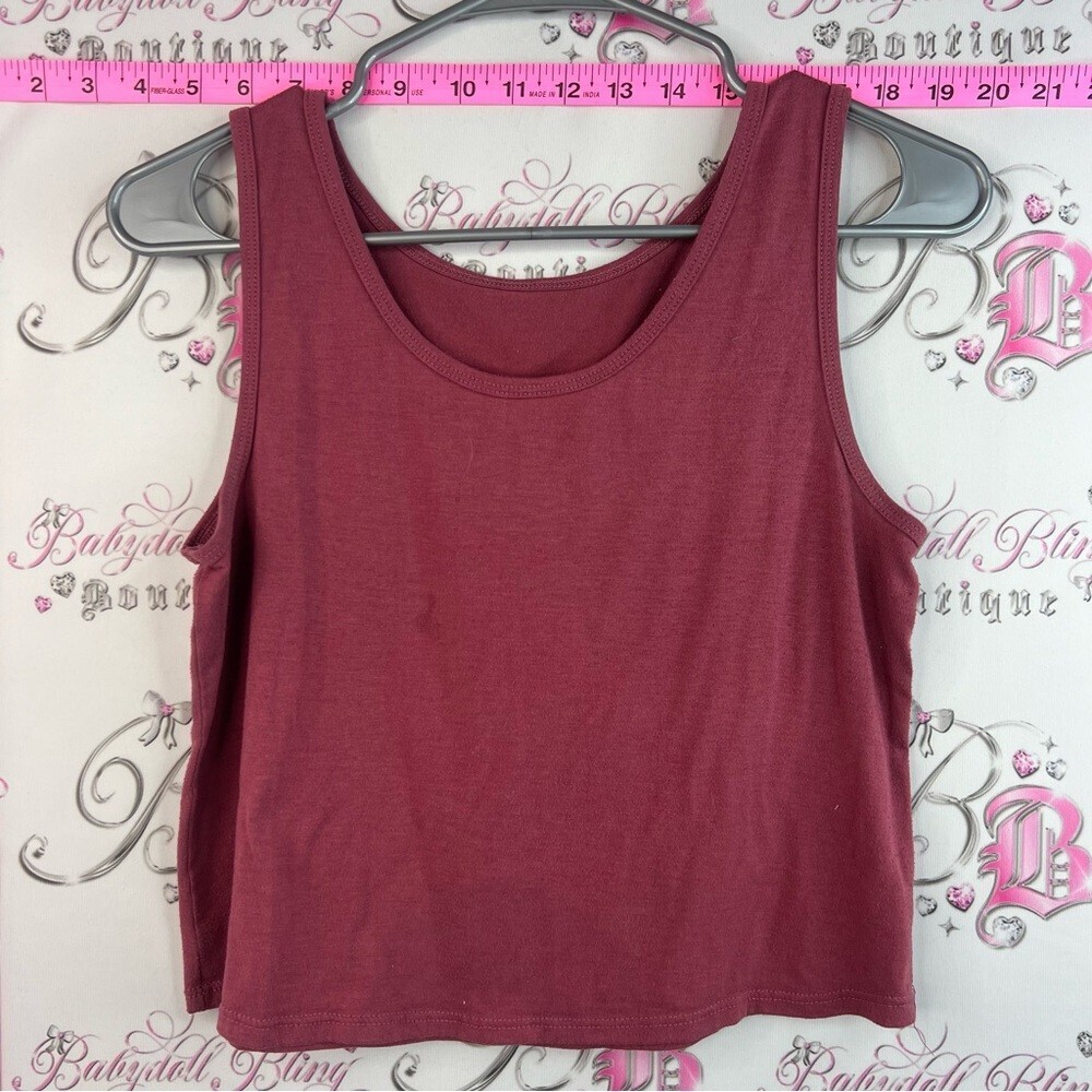 Onzie tank top red burgundy Women's Sleeveless Ribbed Tank Top - Burgundy crop